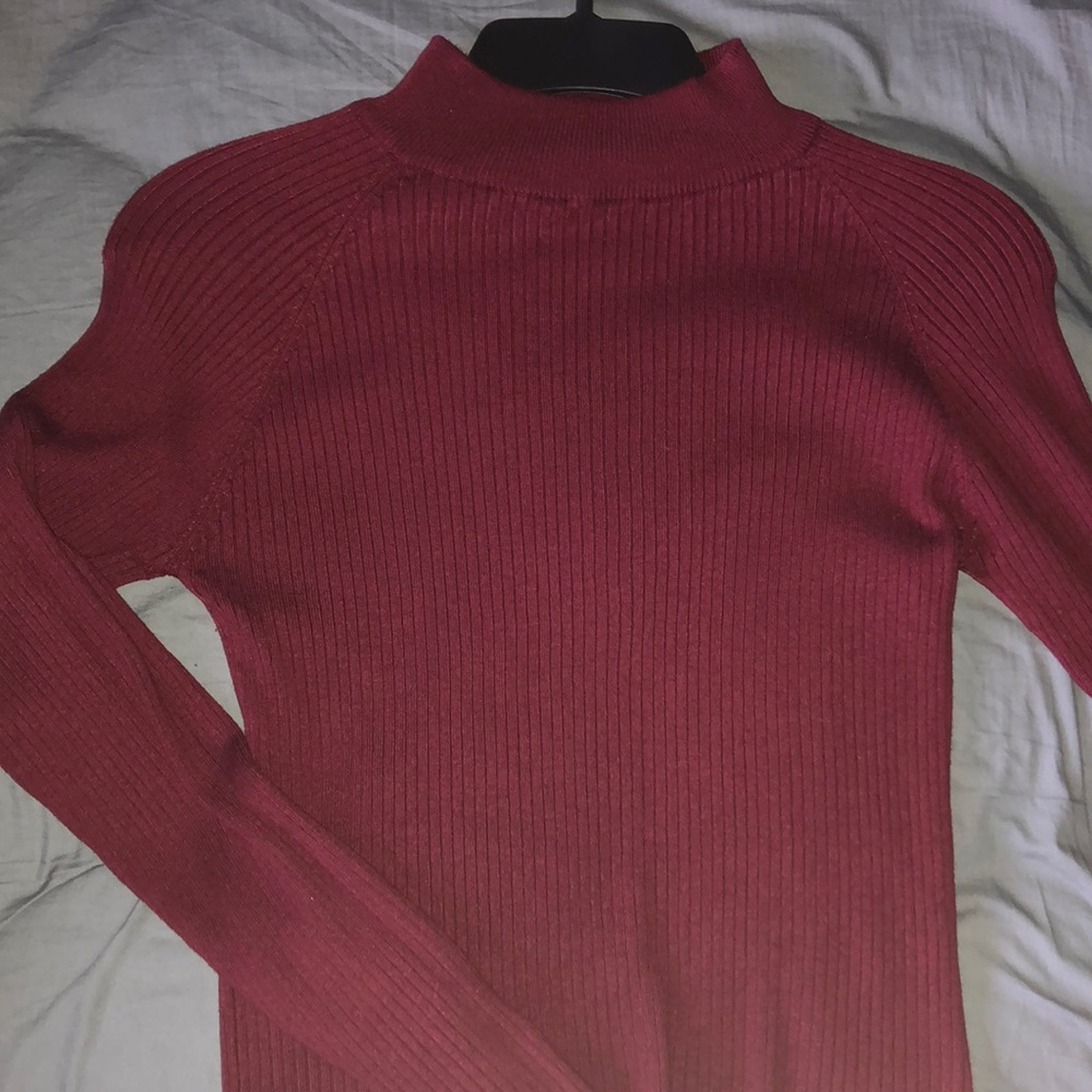 Maroon long sleeves cropped top